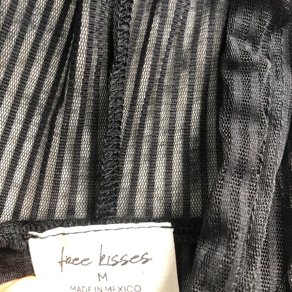 Free Kisses Beach cover up hoodie - Picture 3 of 3